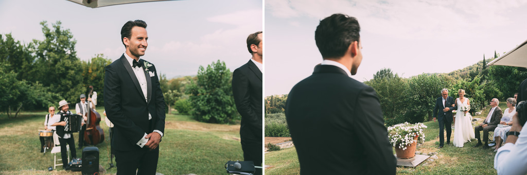 Lo sposo attende la sposa all'altare