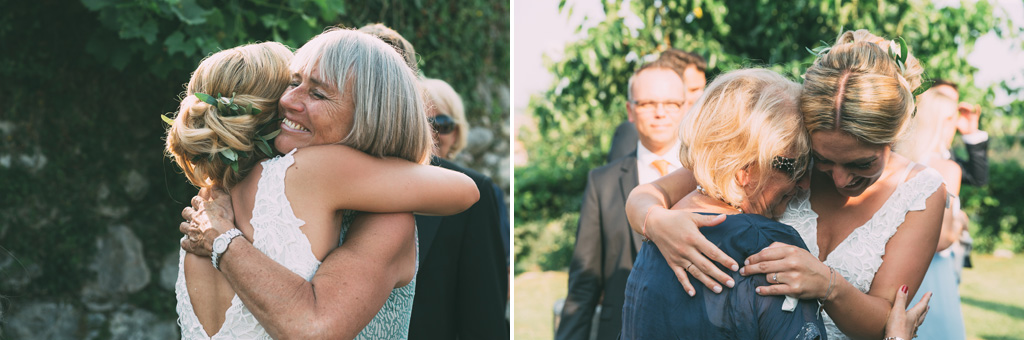 La sposa abbraccia amici e parenti