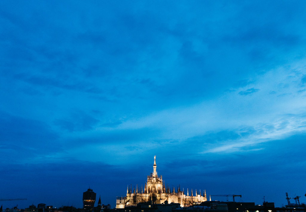 Il Duomo di Milano al Crepuscolo ripreso da Alessandro Della Savia