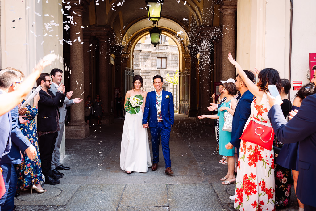 coriandoliuscitadallacerimoniapalazzoreale matrimonioluisegiovannamilano