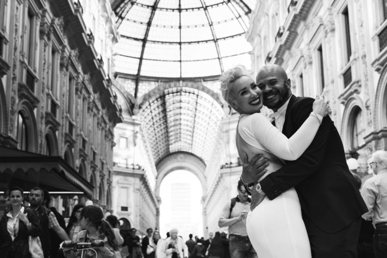 fotografo ritratto coppia milano duomo