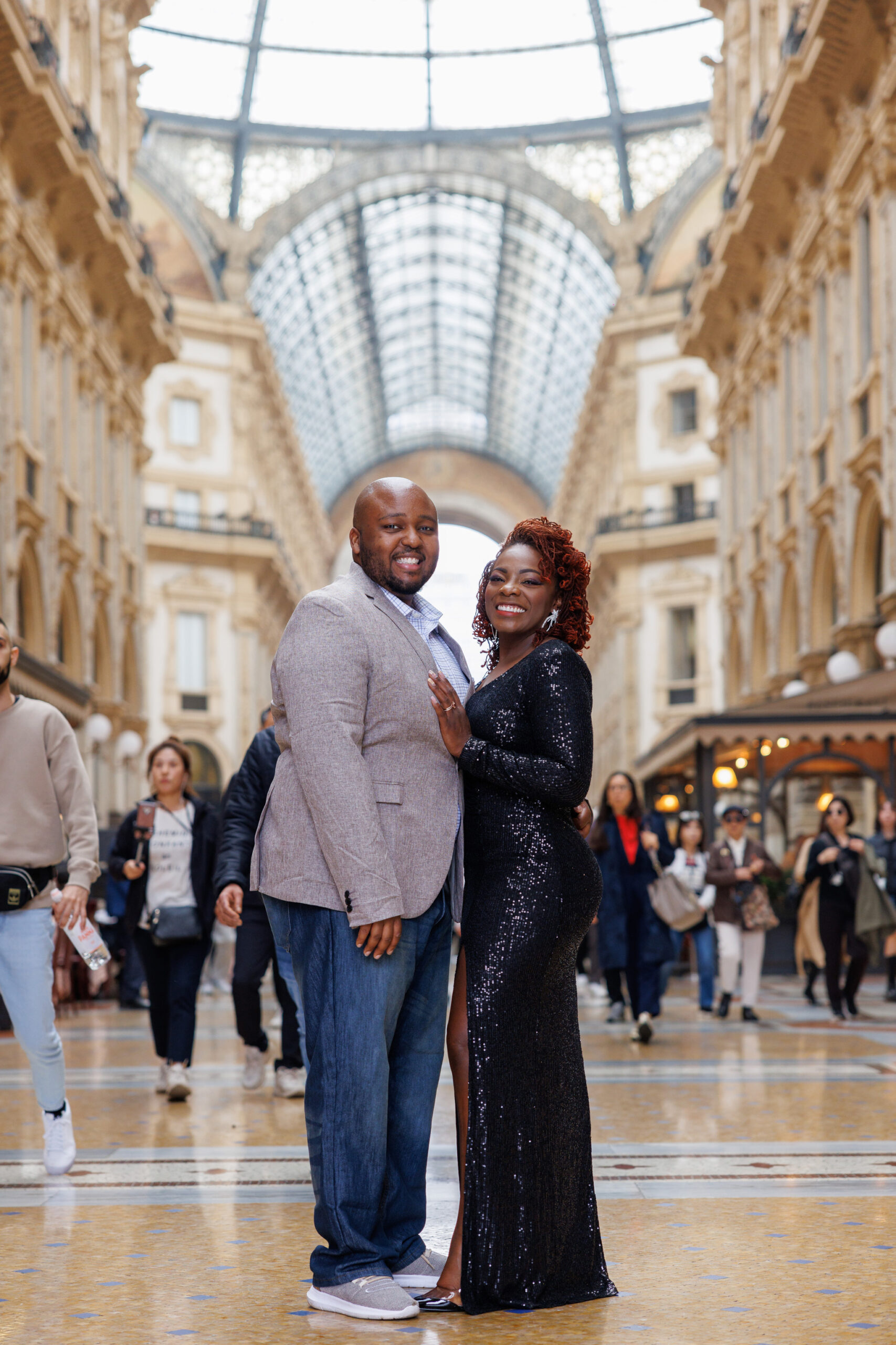 Ritratto di coppia in Galleria Vittorio Emanuele a Milano