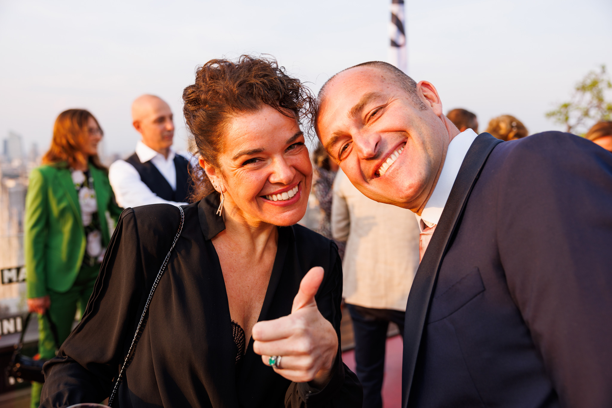 foto degli invitati alla festa di anniversario