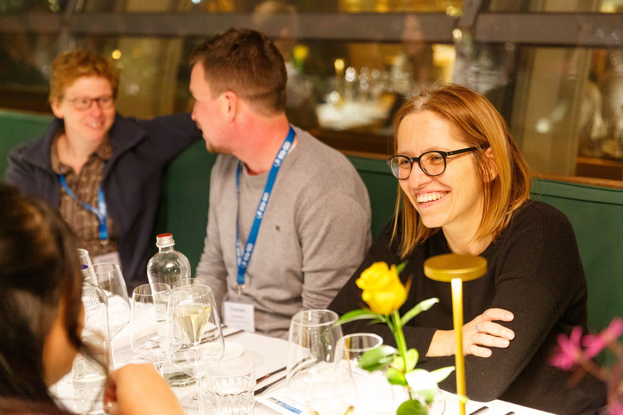 foto di partecipanti all'evento EuroQol che mangiano in un ristorante a Milano