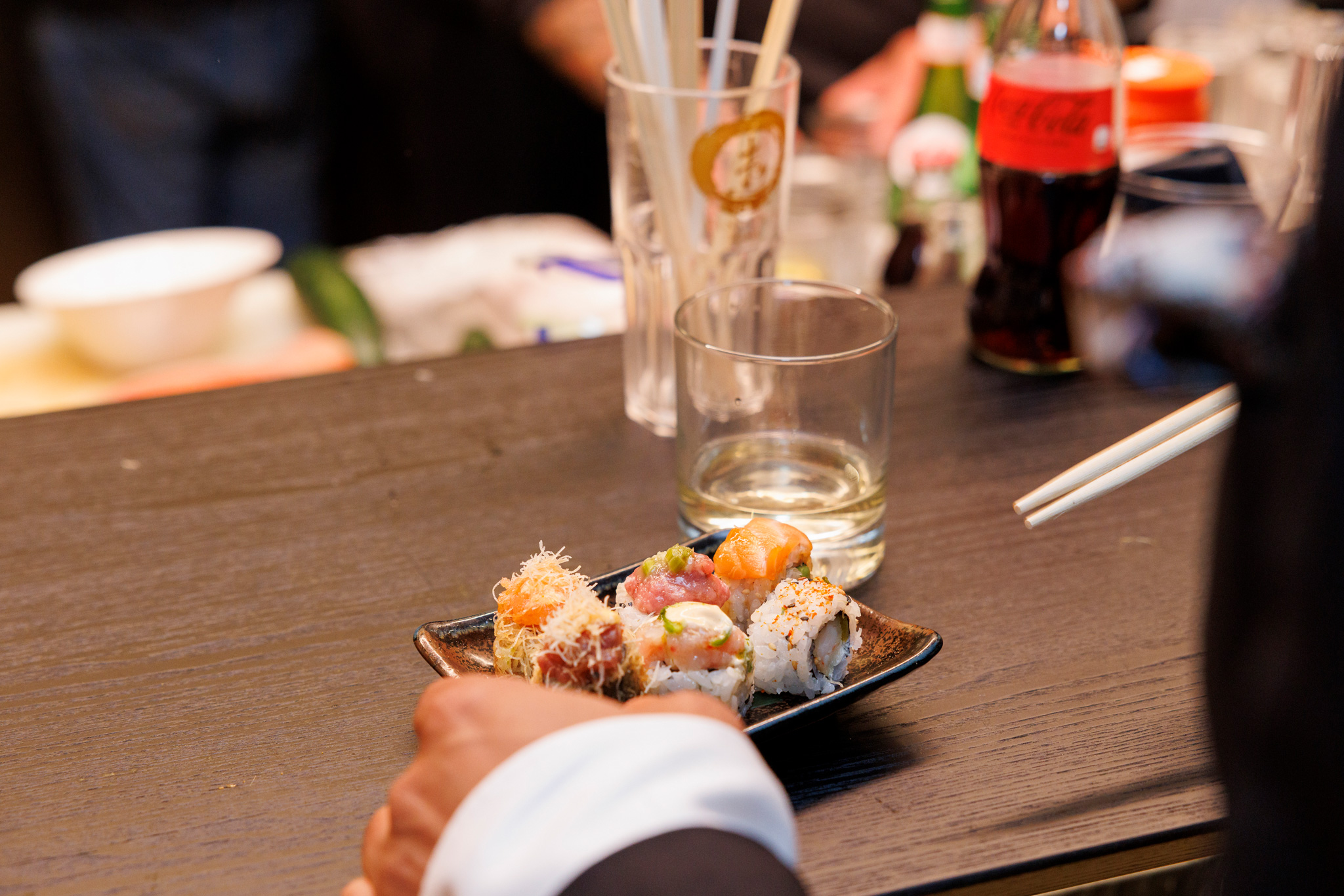 foto del sushi all'evento di karl lagerfeld