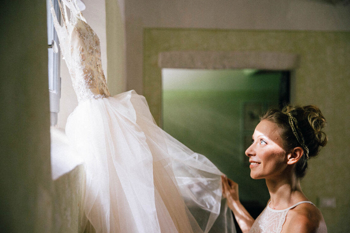 002-Servizi-Fotografici-per-matrimoni-Alessandro-Della-Savia Il vestito da sposa