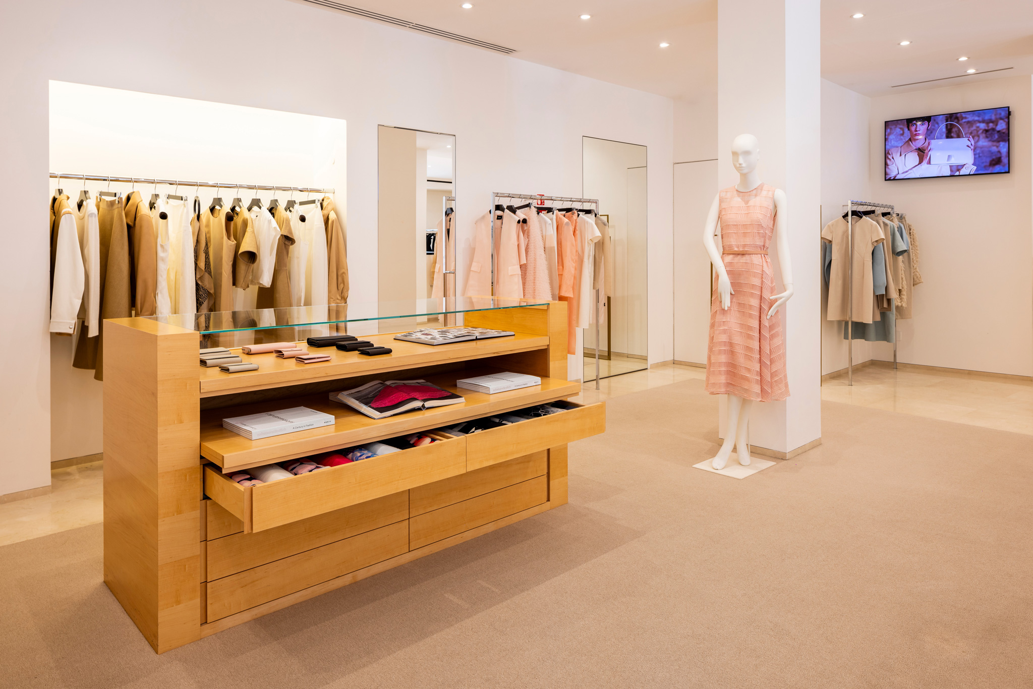 Servizio Fotografico di Architettura per la boutique Akris