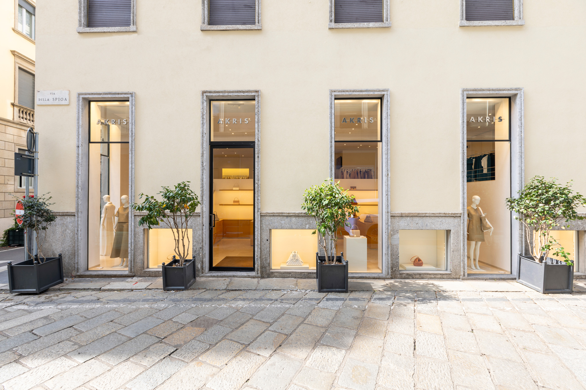 Servizio Fotografico di Architettura per la boutique Akris