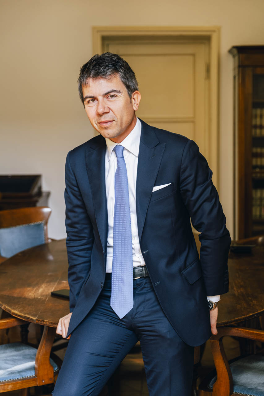 Ritratto professionale in location, in interni, per un professionista milanese