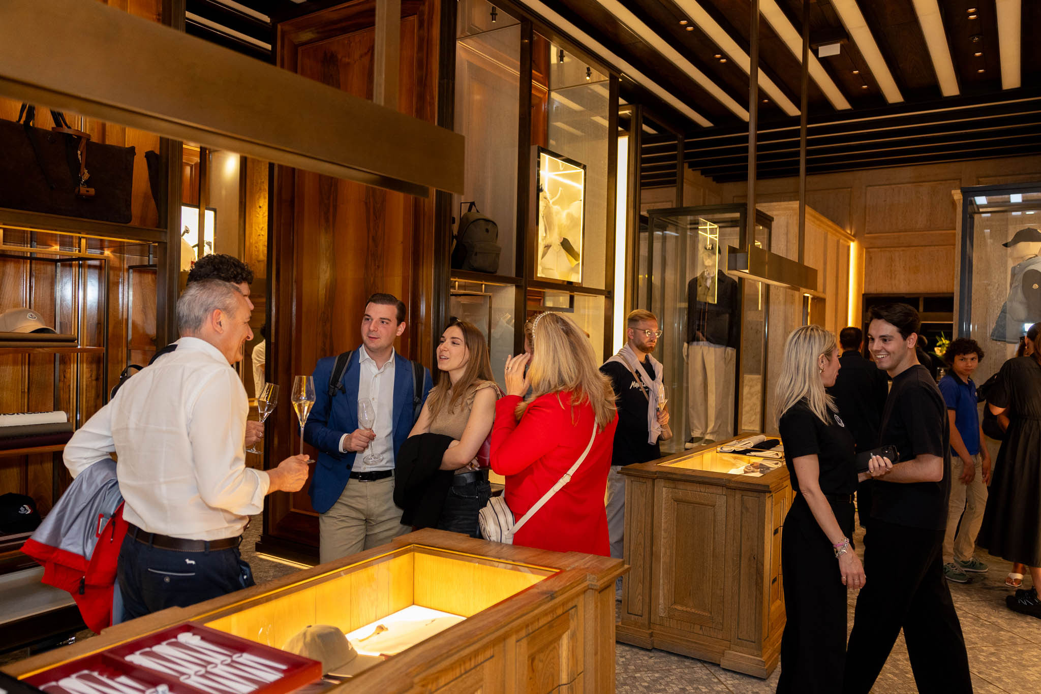 Moncler evento esclusivo Galleria Milano party