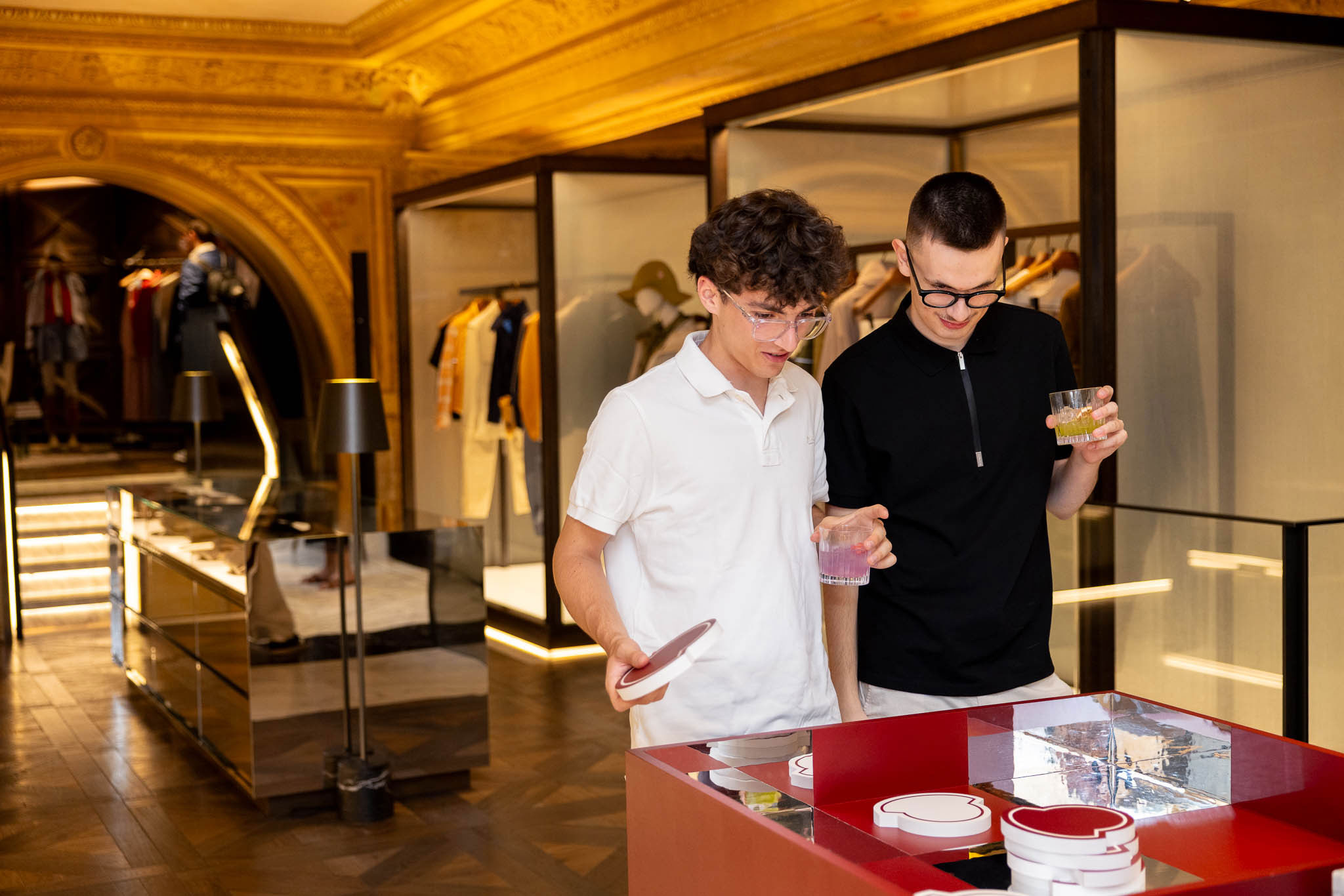 Moncler evento esclusivo Galleria Milano party