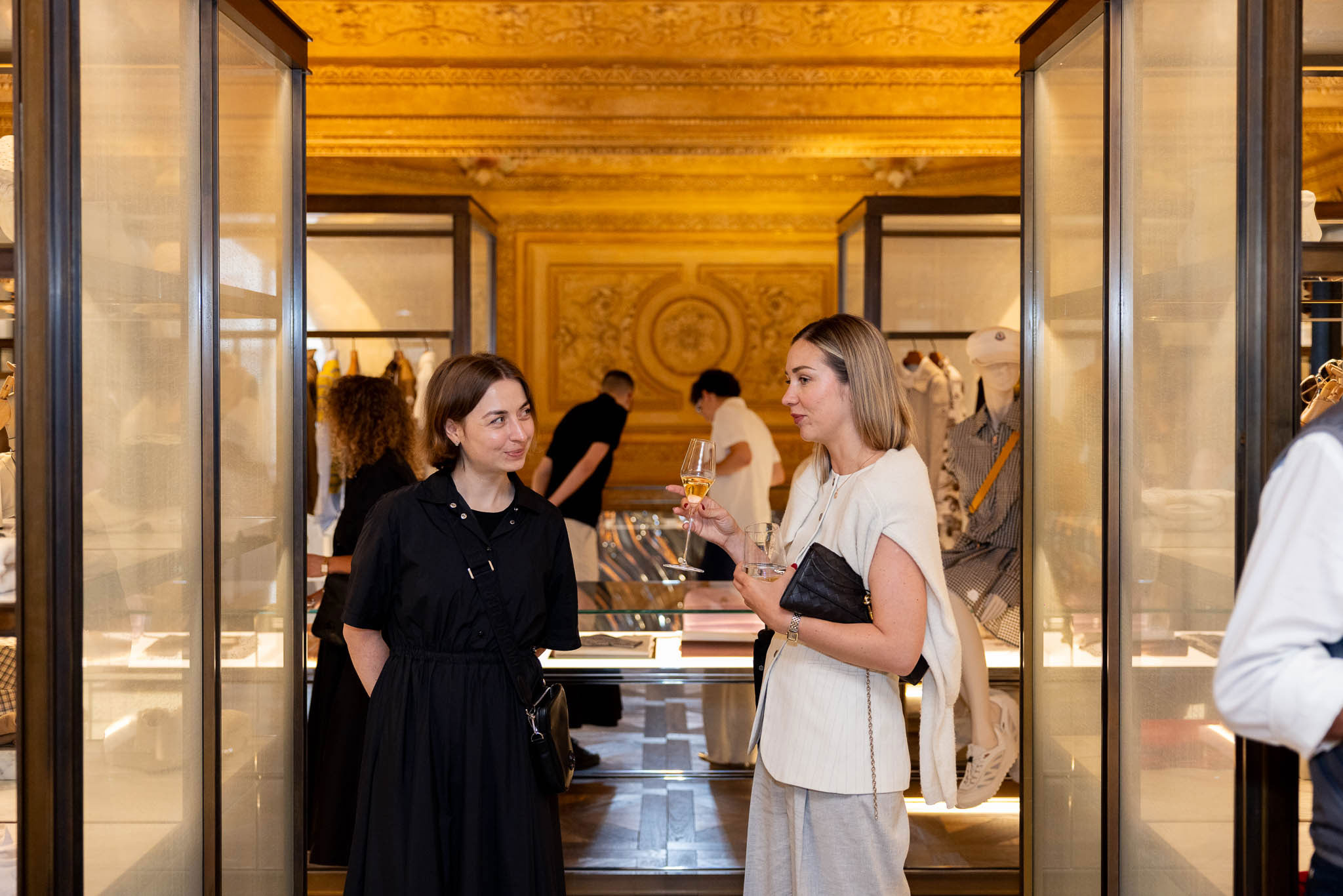 Moncler evento esclusivo Galleria Milano party